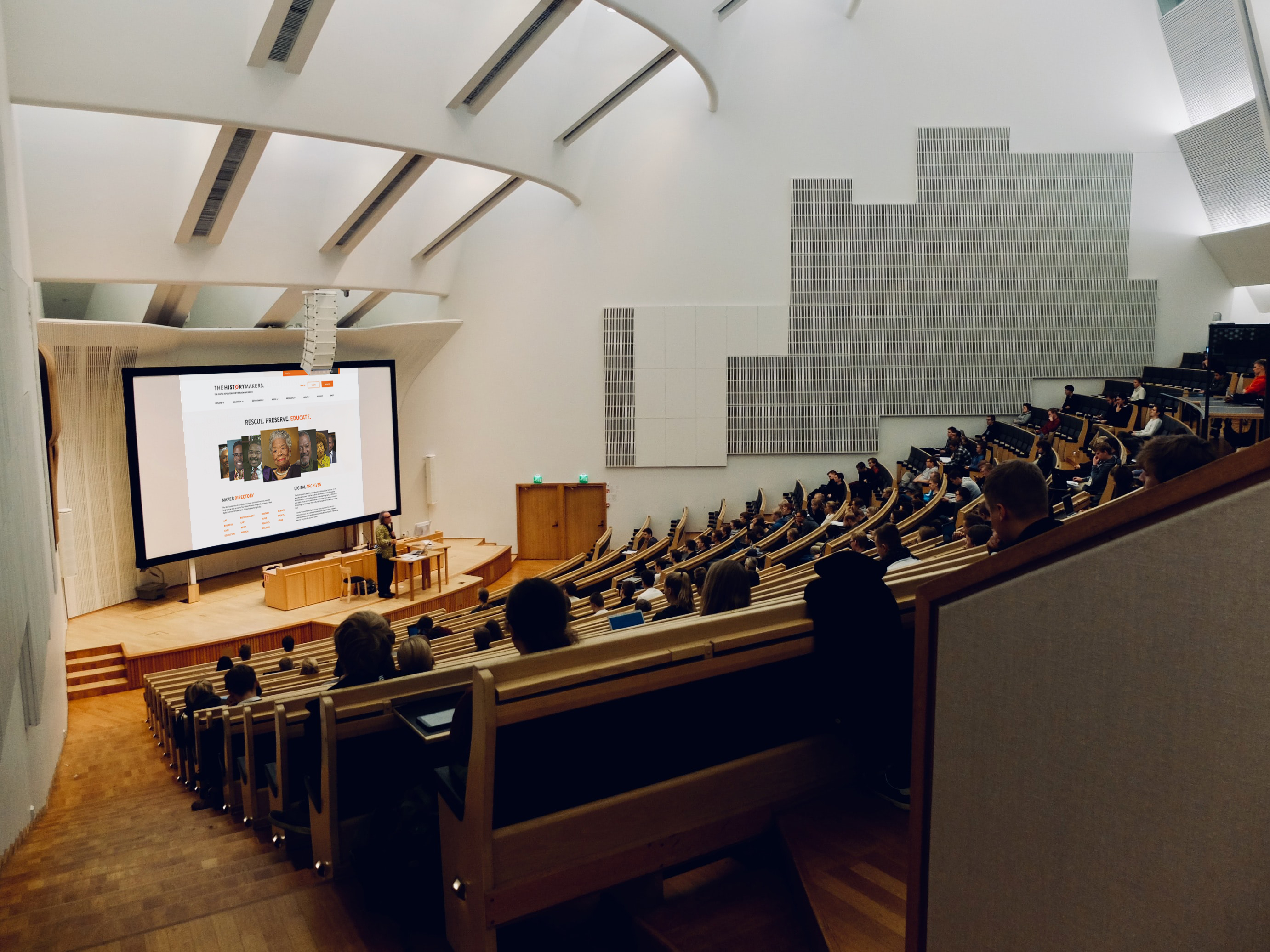 Image of an empty classroom with stadium seating